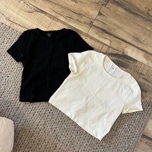 Urban outfitters out from under Black and White seamless T-Shirts m/l